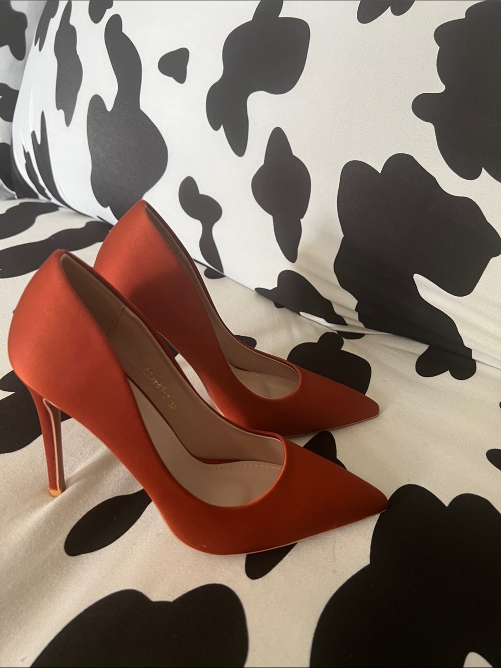 BIGTREE Satin Pointed-Toe Pumps
-Toe High Heels in Burnt Orange
